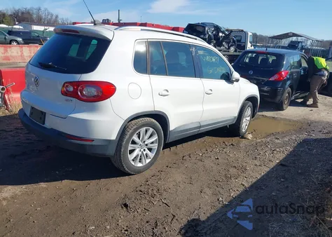 2009 Volkswagen Tiguan Se from USA, damaged, VIN WVGAV75N79W542639